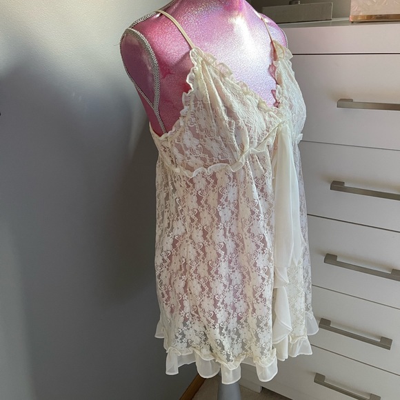 Ruffle front chemise - Picture 8 of 8